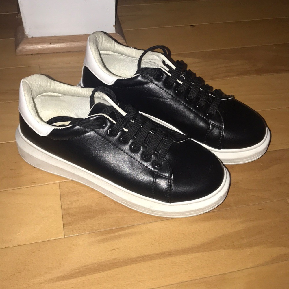 Steve Madden Oversized Sole Sneakers